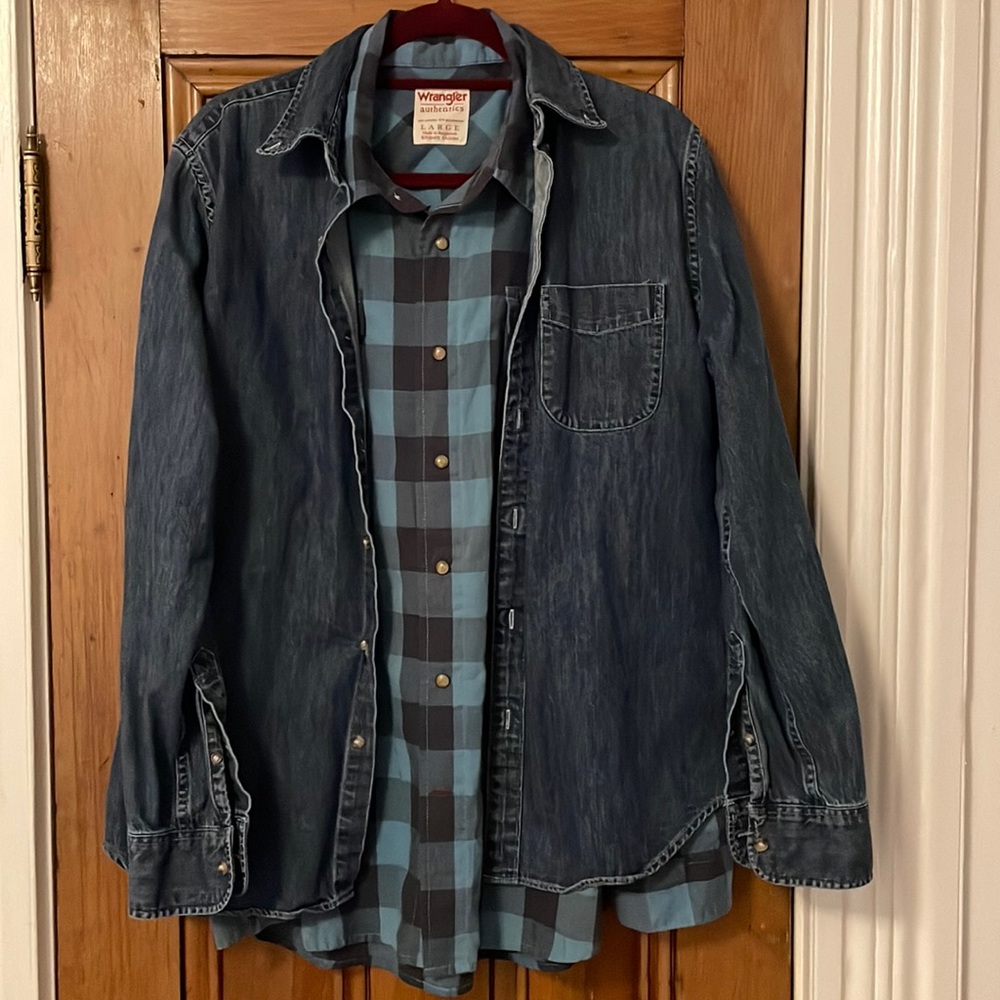 Men’s Wrangler pearl snap shirt